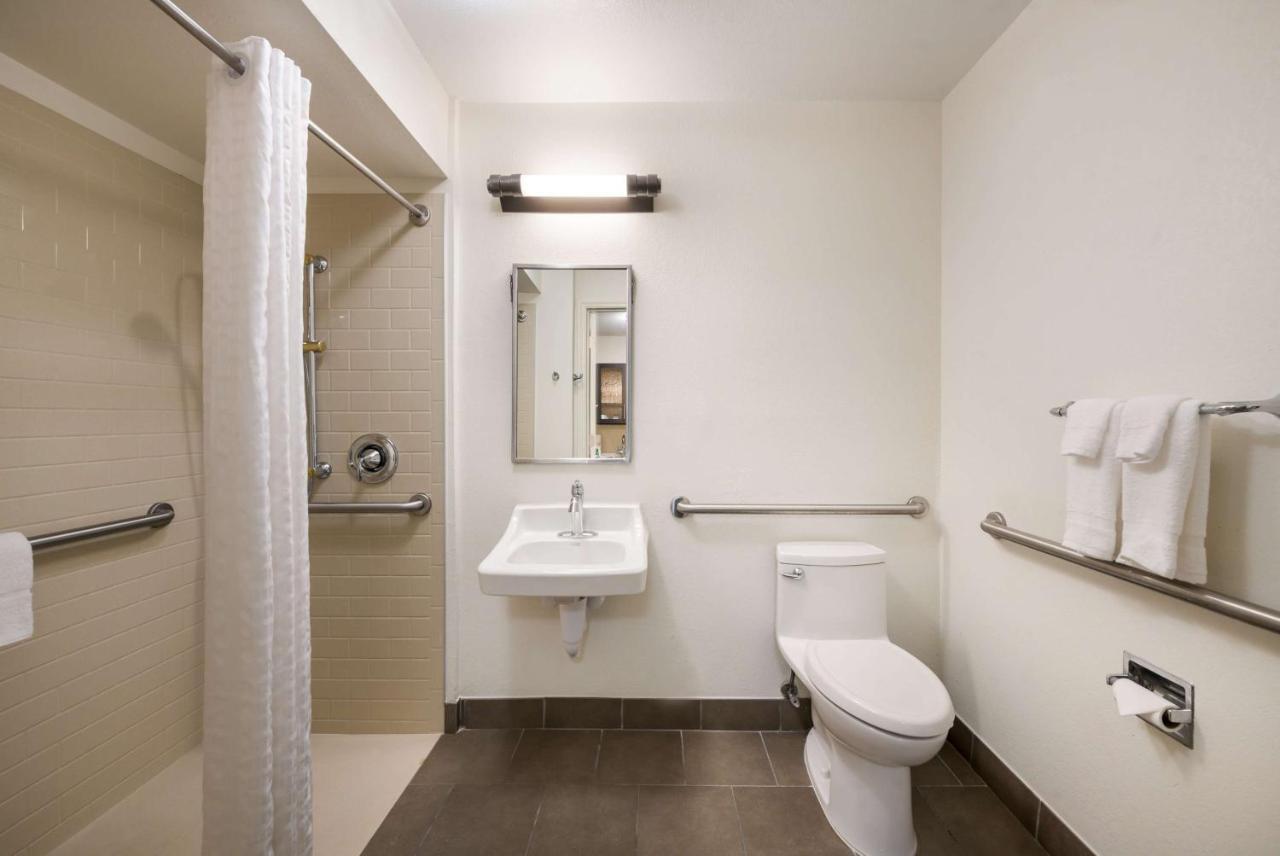 Studio Queen Suite Roll Shower Mobility Accessible