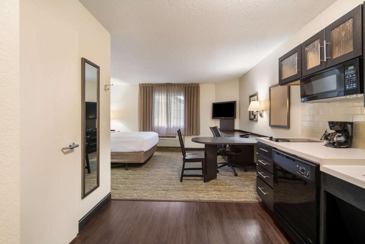 Studio Queen Suite