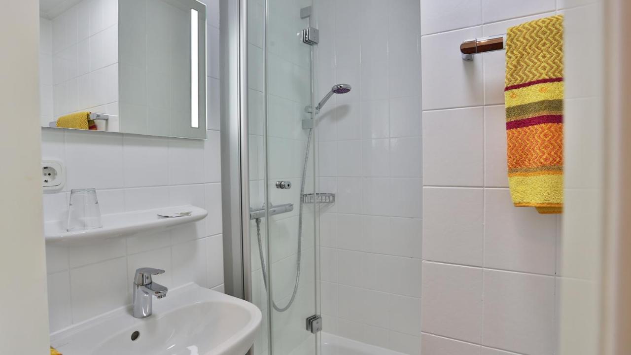 Einzelzimmer mit Dusche
