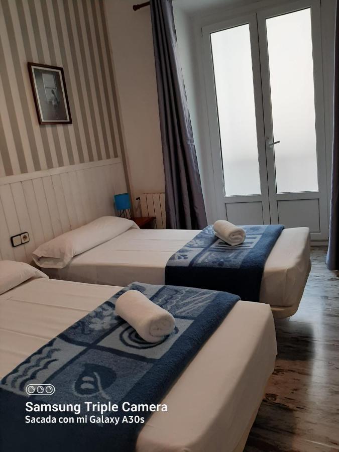 Twin Room,1319559385:JPEG