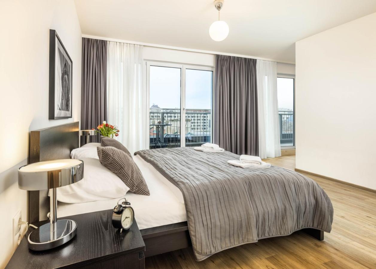 Suite con 2 Camere da Letto e Balcone