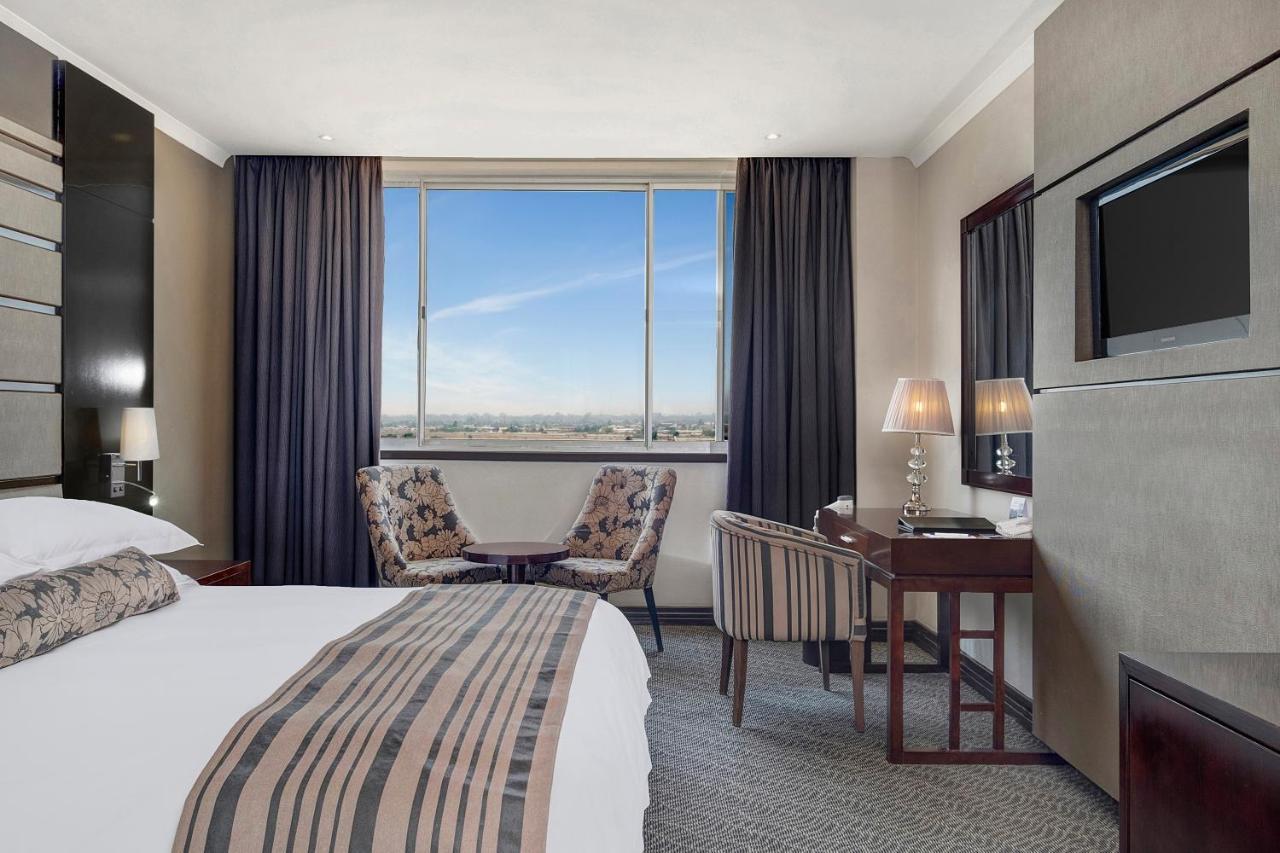 Guest Room, 1 King,1550125693:JPEG