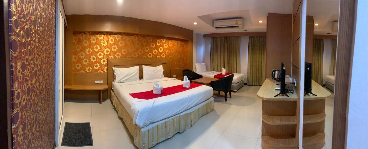 Triple Room with City View
