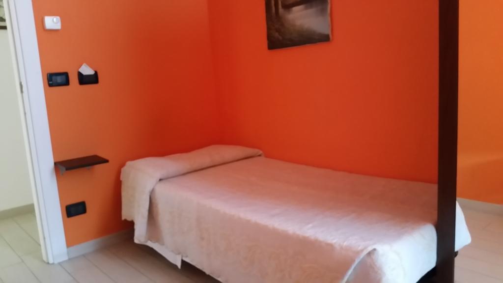 Camera Singola con Bagno in Comune