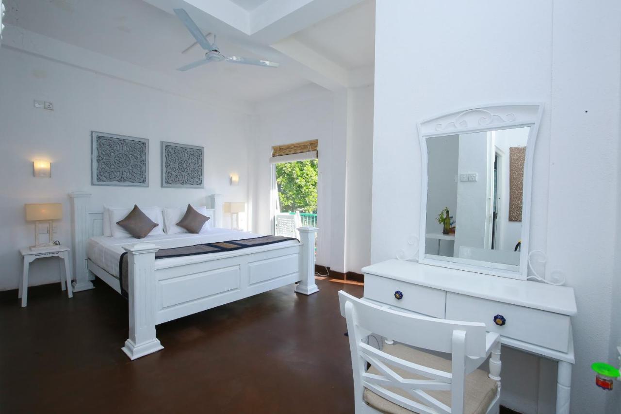 King Room Balcony,1431351487:JPEG