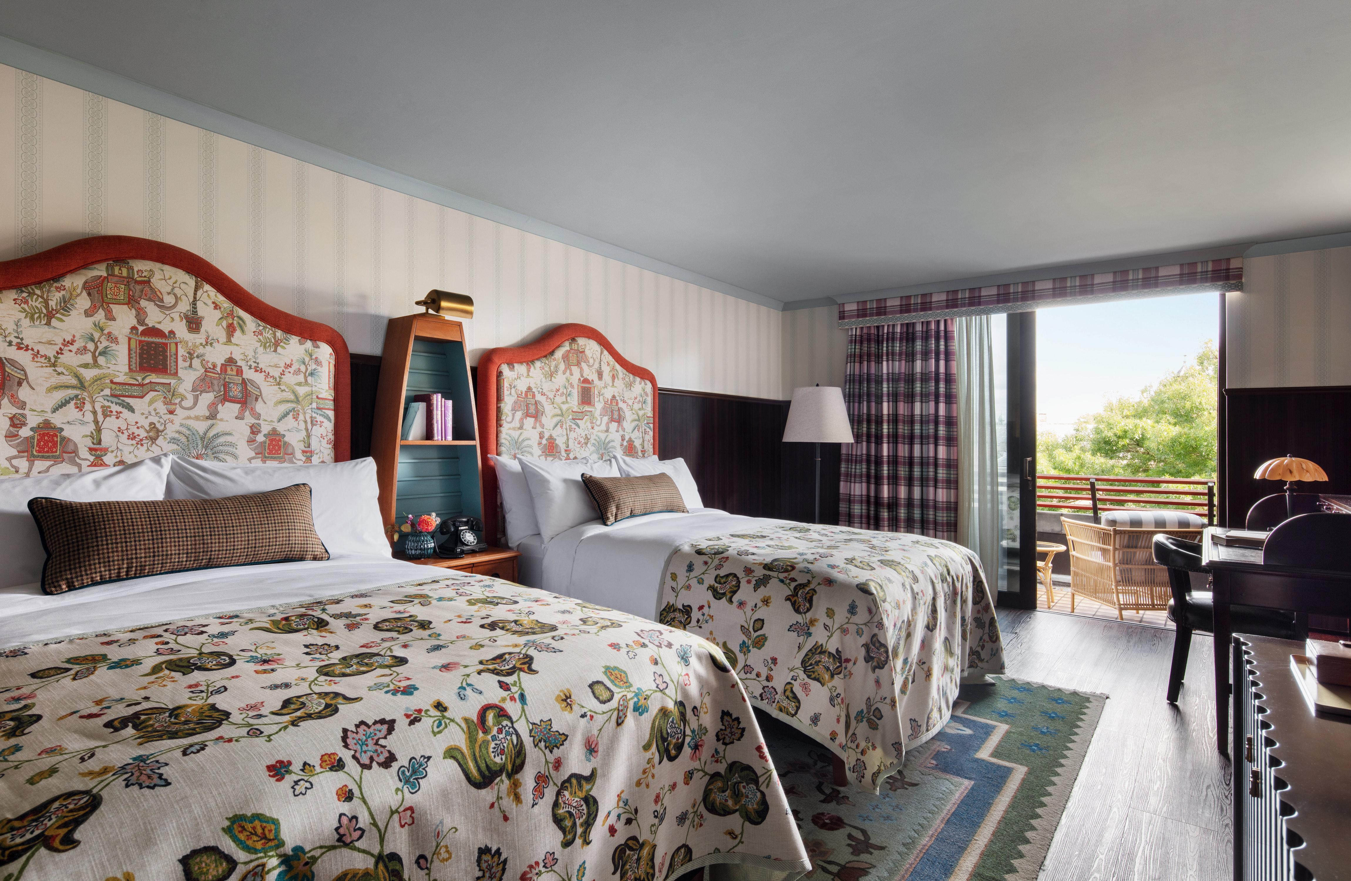 Graduate Twin Room with Balcony and River View