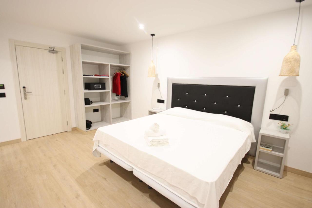 Double Room,1466069444:JPEG