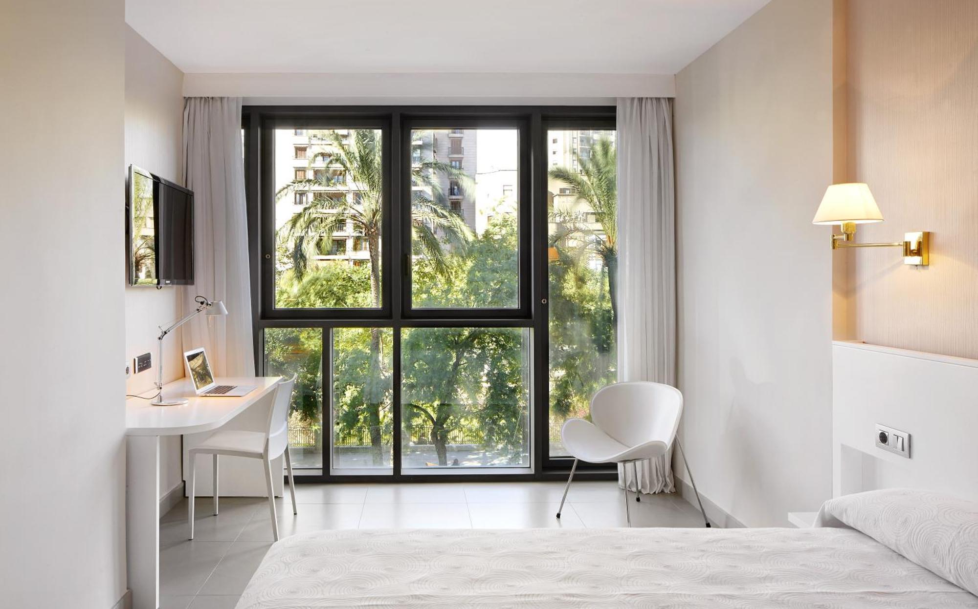 Double or Twin Room Paseo Mallorca view