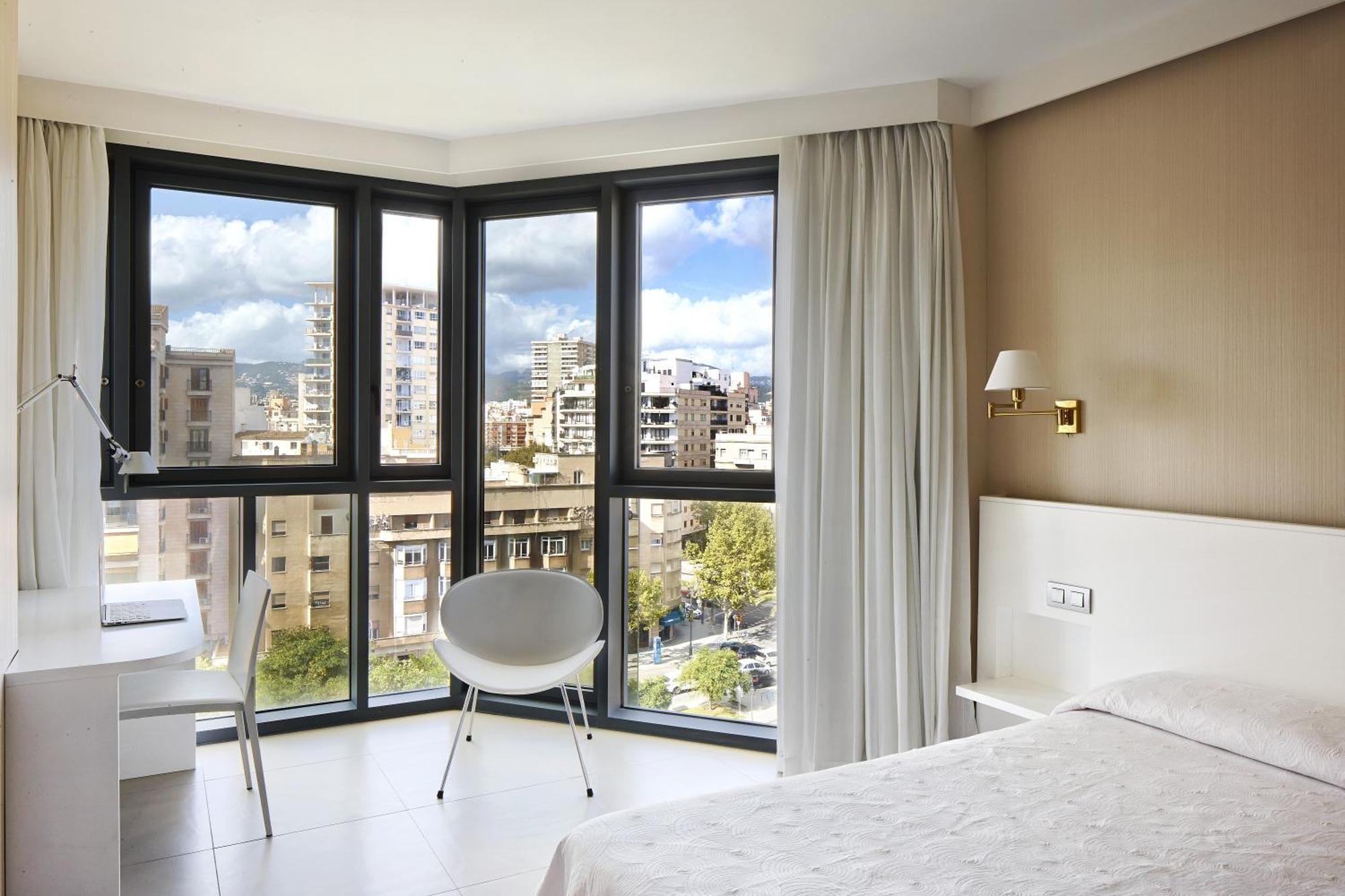 Double or Twin Room Paseo Mallorca view