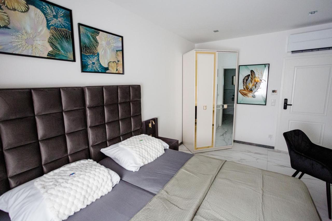 Double Room Private Bathroom