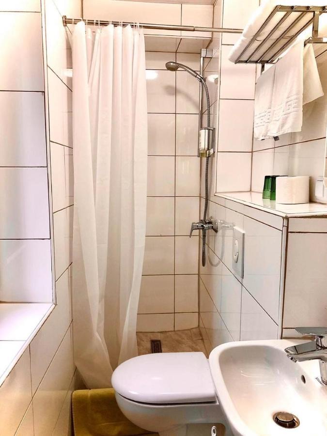 Single Room Private External Bathroom