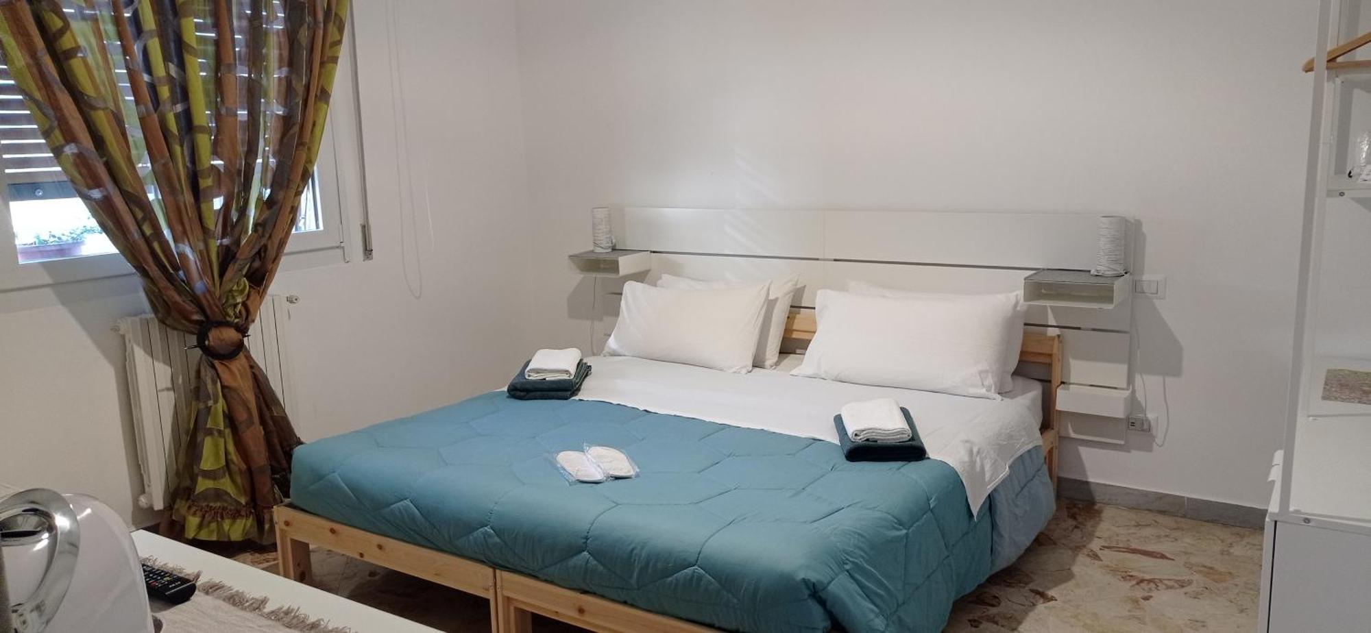 Double or Twin Room with Bathroom,1505504530:JPEG