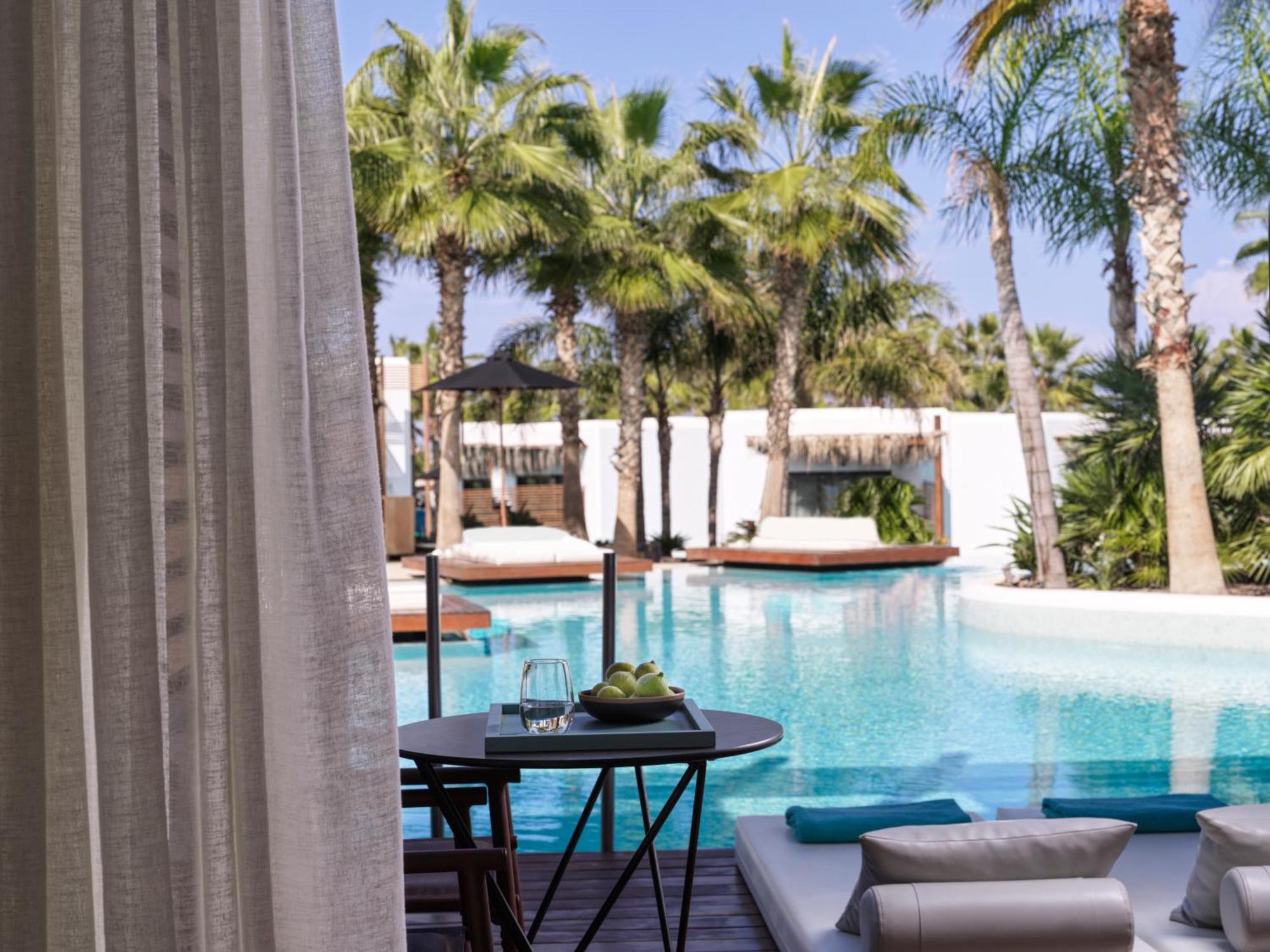 Luxury Double Room Shared Pool