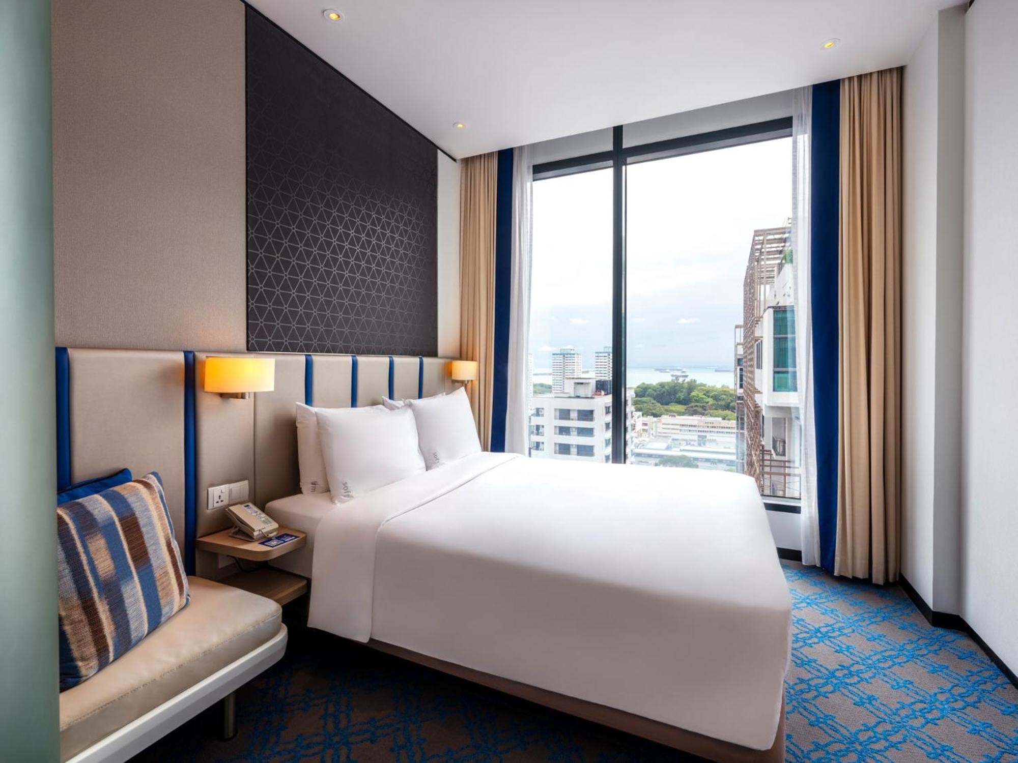 Standard Queen Room with Sea View and High Floor - Free Breakfast