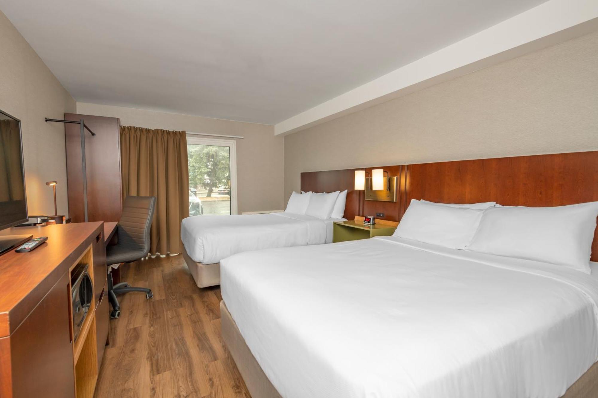 Queen Room with Two Queen Beds - Non-Smoking