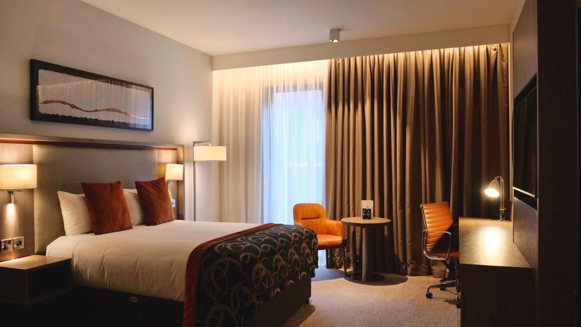 Deluxe Double Room Accessible Features