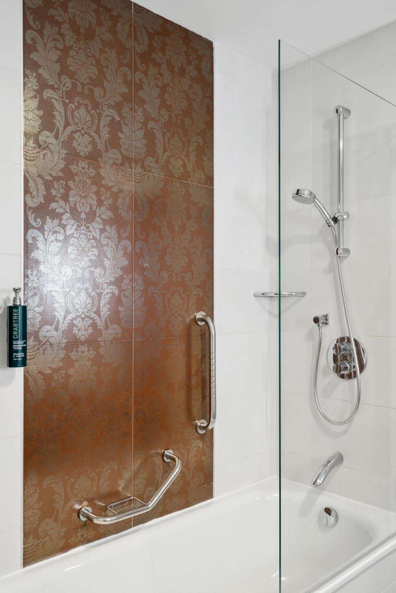 Quarto com 2 Camas de Solteiro