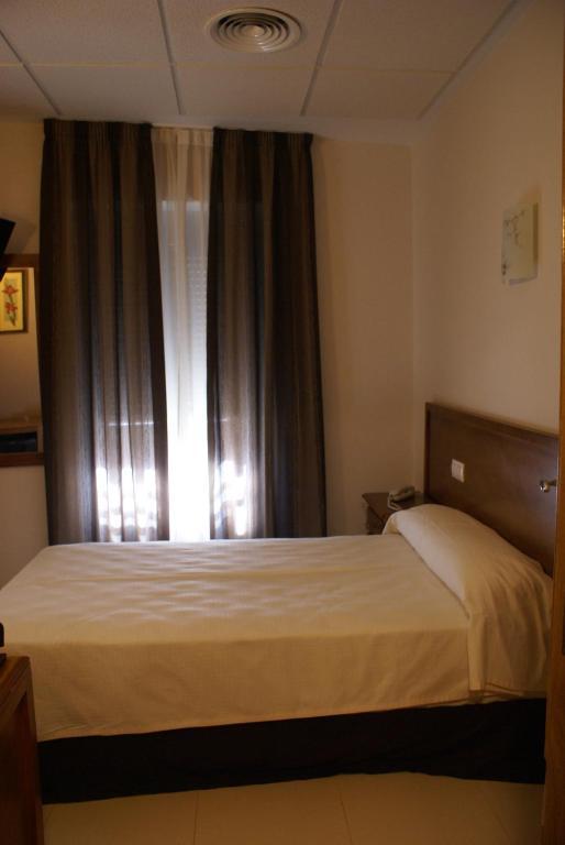 Single Room,15377977:JPEG