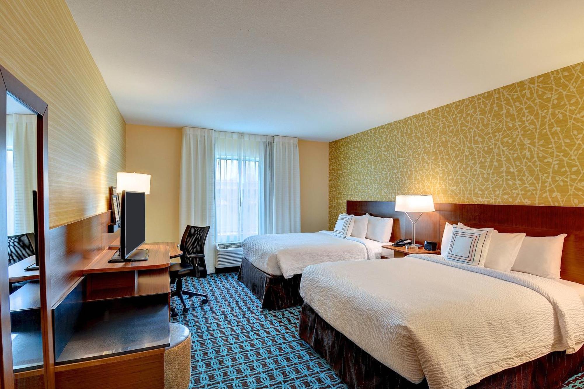 Queen Room Two Queen Beds Roll Shower Mobility Access or Hearing Accessible,1632283589:JPEG