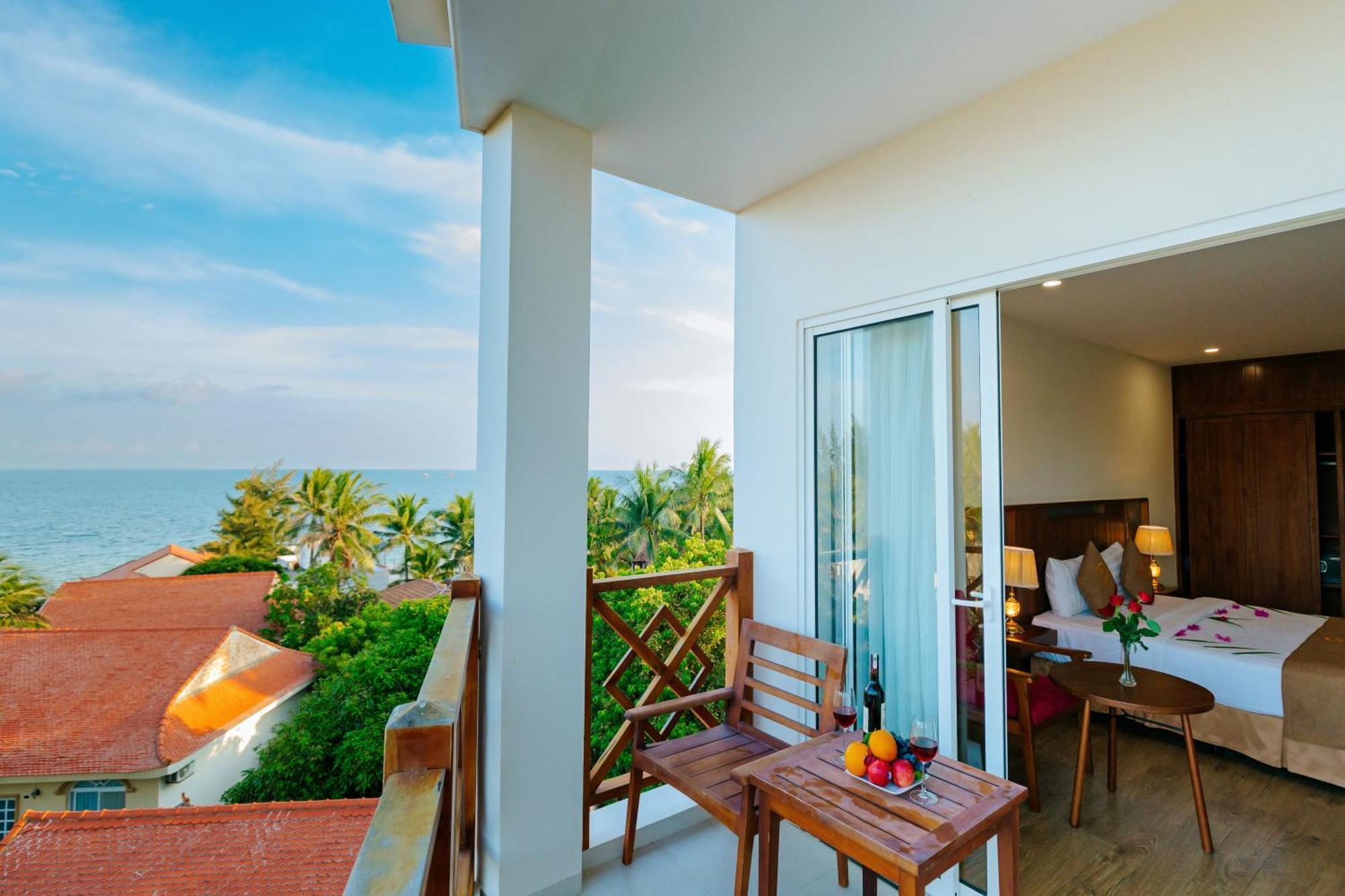 Deluxe Double or Twin Room Sea View