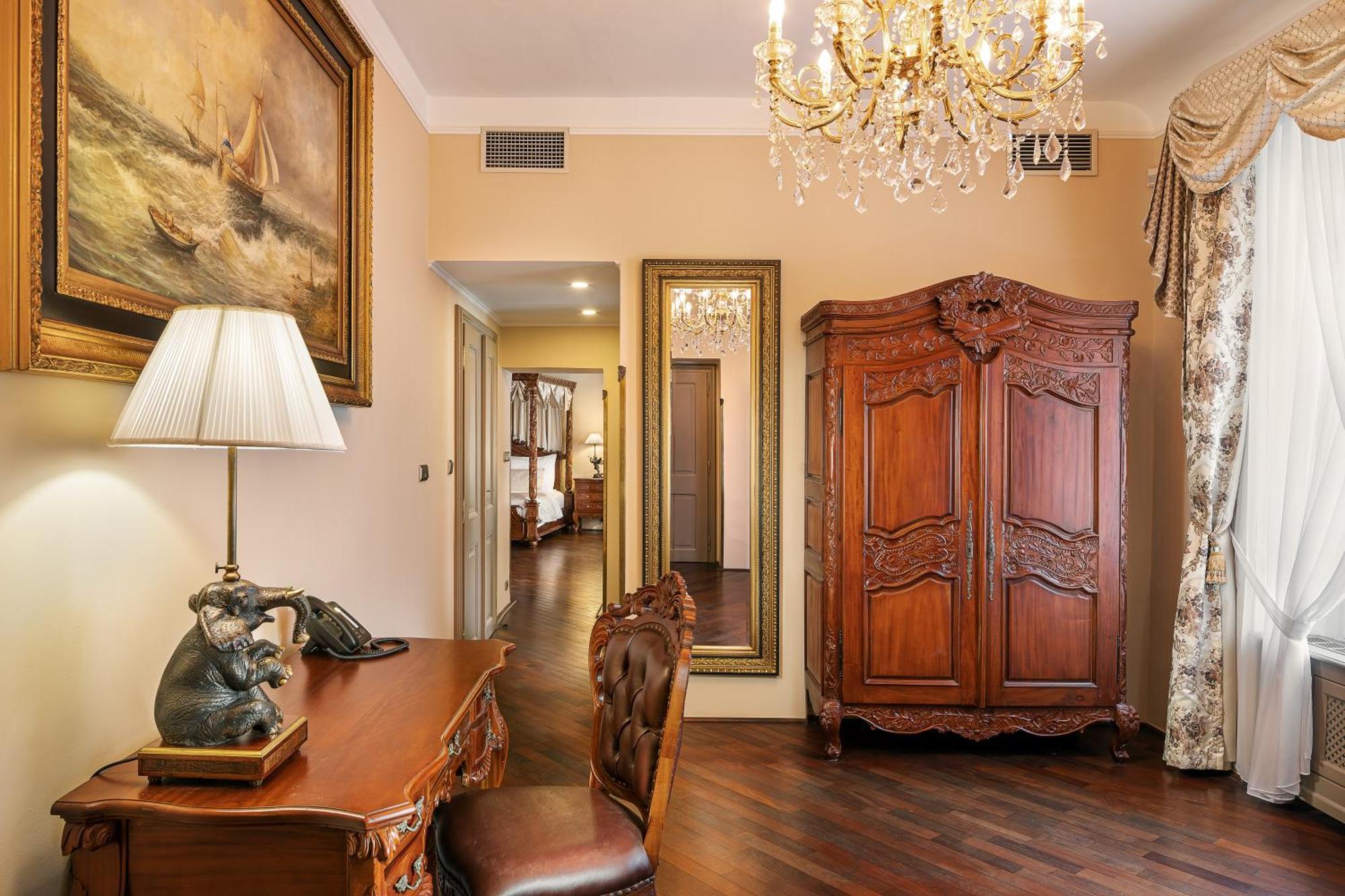 Iron Gate Suite