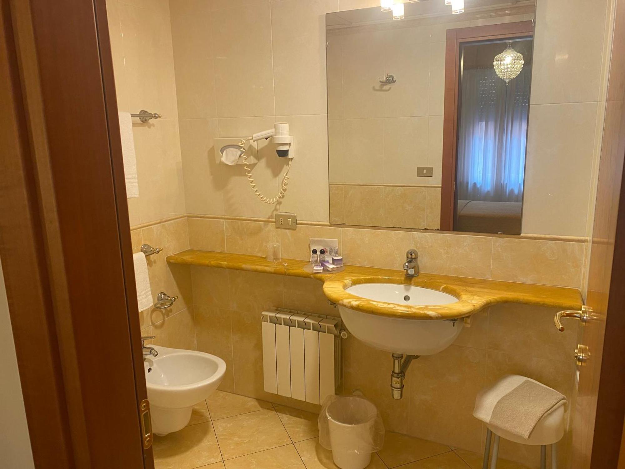 Single Room,1549768942:JPEG