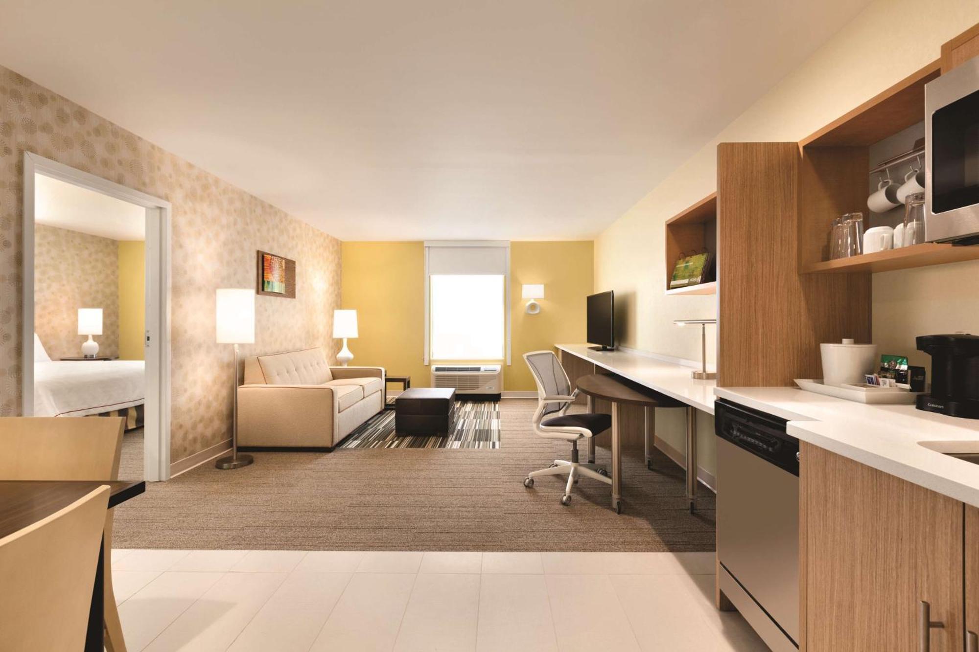 One-Bedroom King Suite - Non-Smoking,1552012234:JPEG
