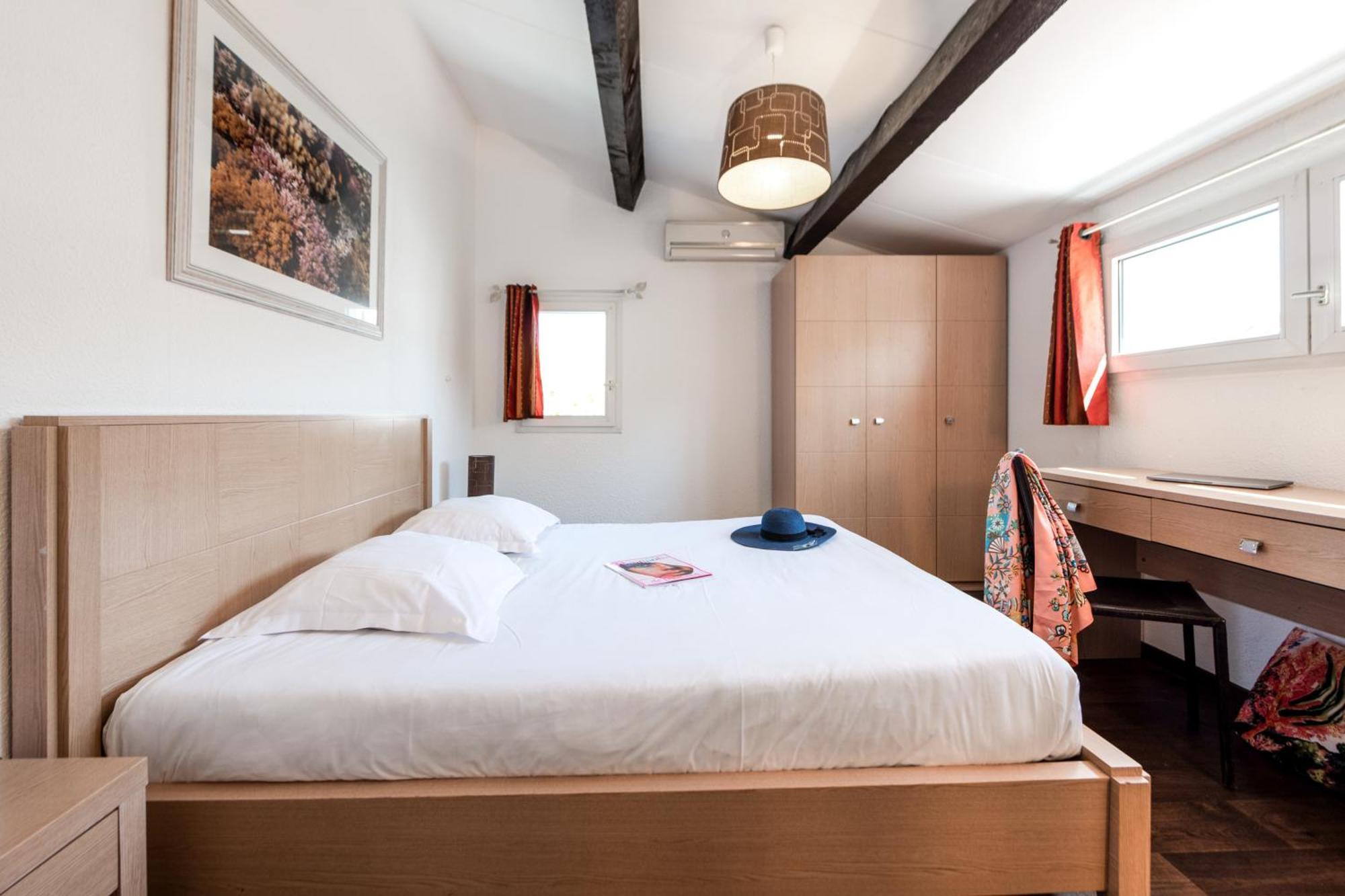 One-Bedroom Standard Apartment