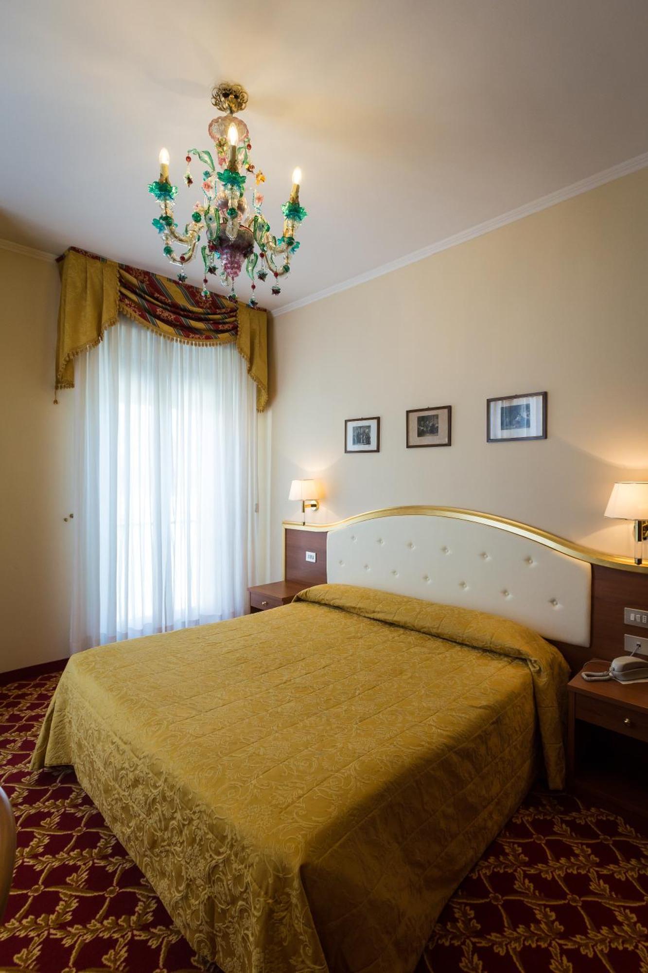 Standard Double or Twin Room,1554202147:JPEG