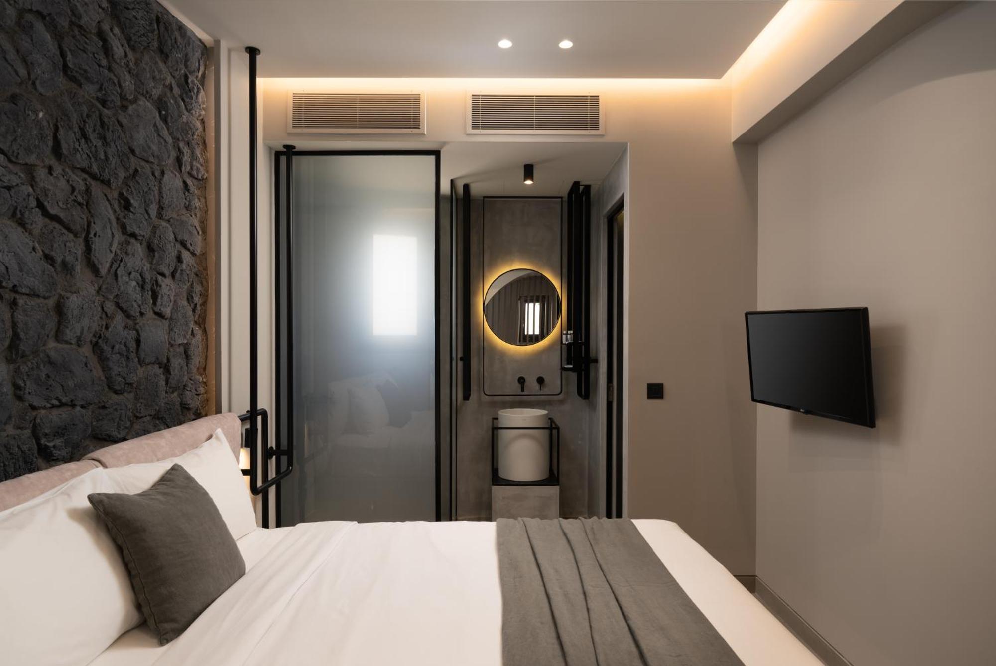 Honeymoon Suite Outdoor heated private Jetted tub Sea View