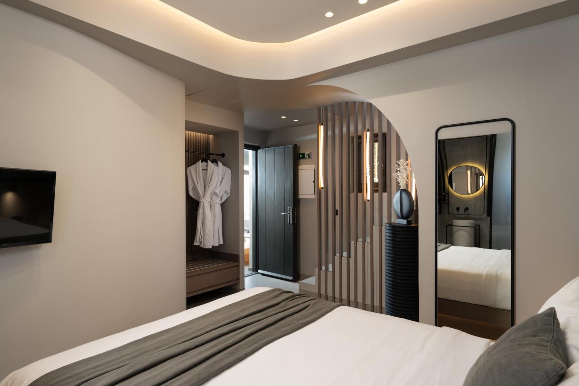 Honeymoon Suite Outdoor heated private Jetted tub Sea View
