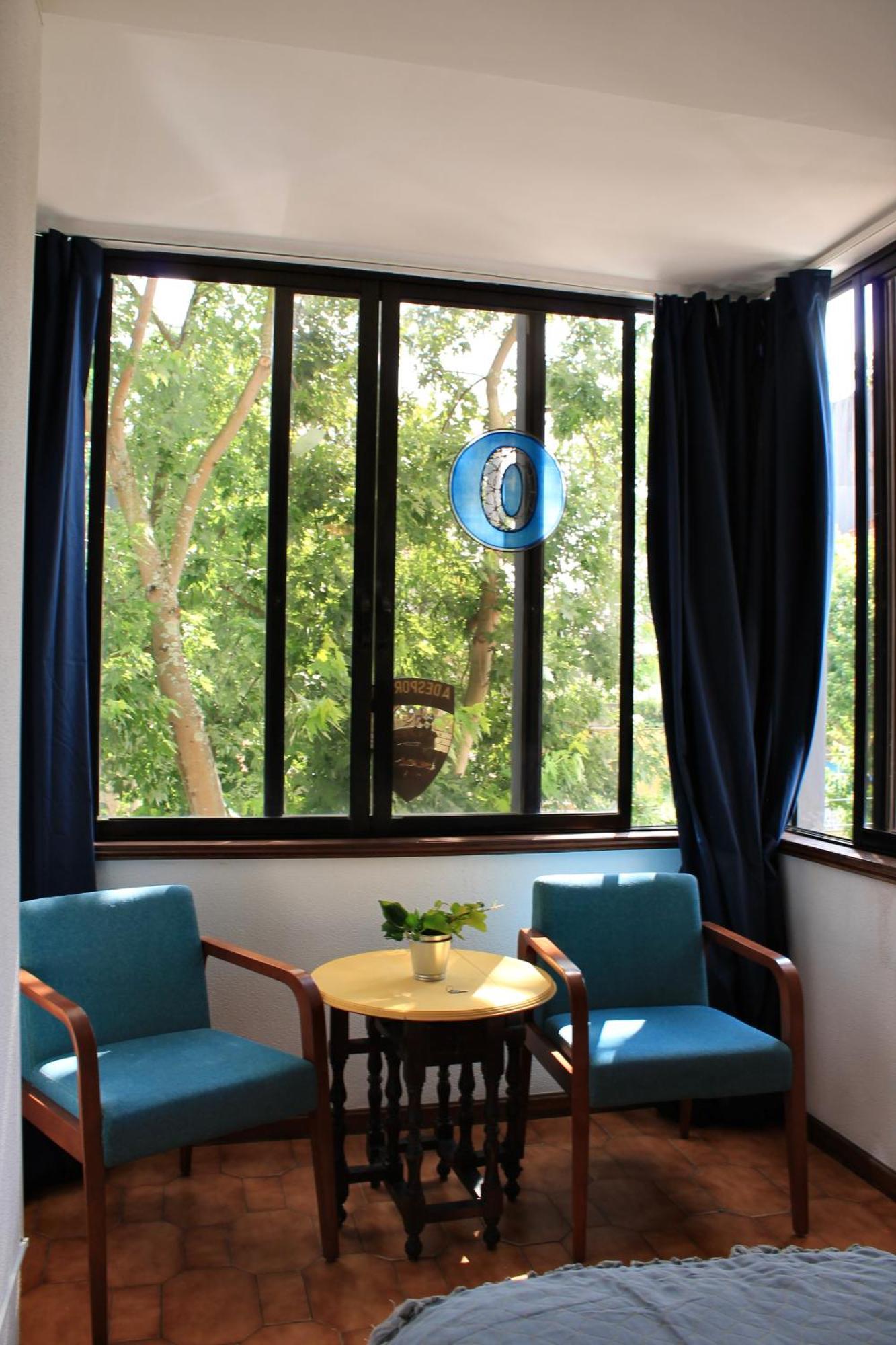 Deluxe Double Room Shower