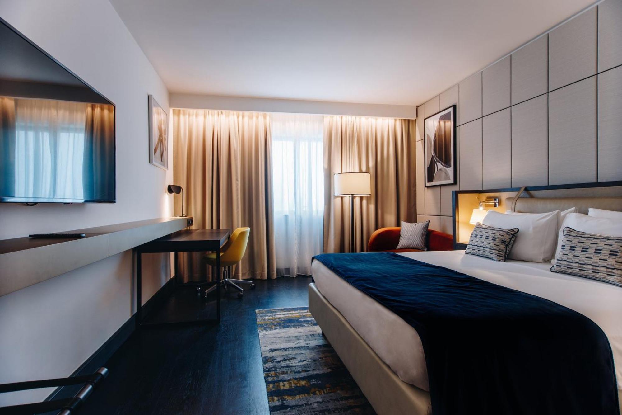 Habitación Estándar con acceso al salón - 1 cama extragrande