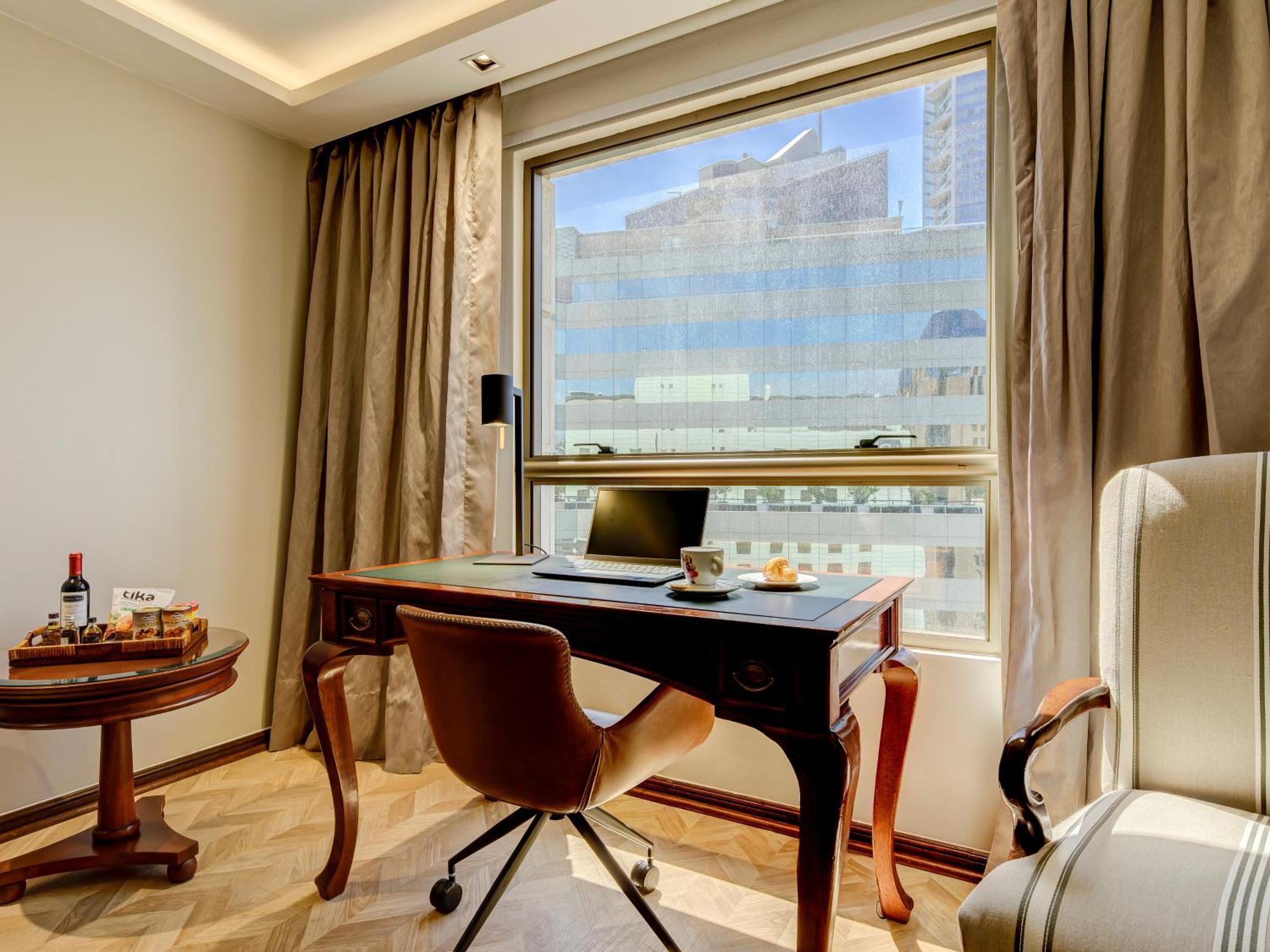 Standard Double Suite,1563293308:JPEG