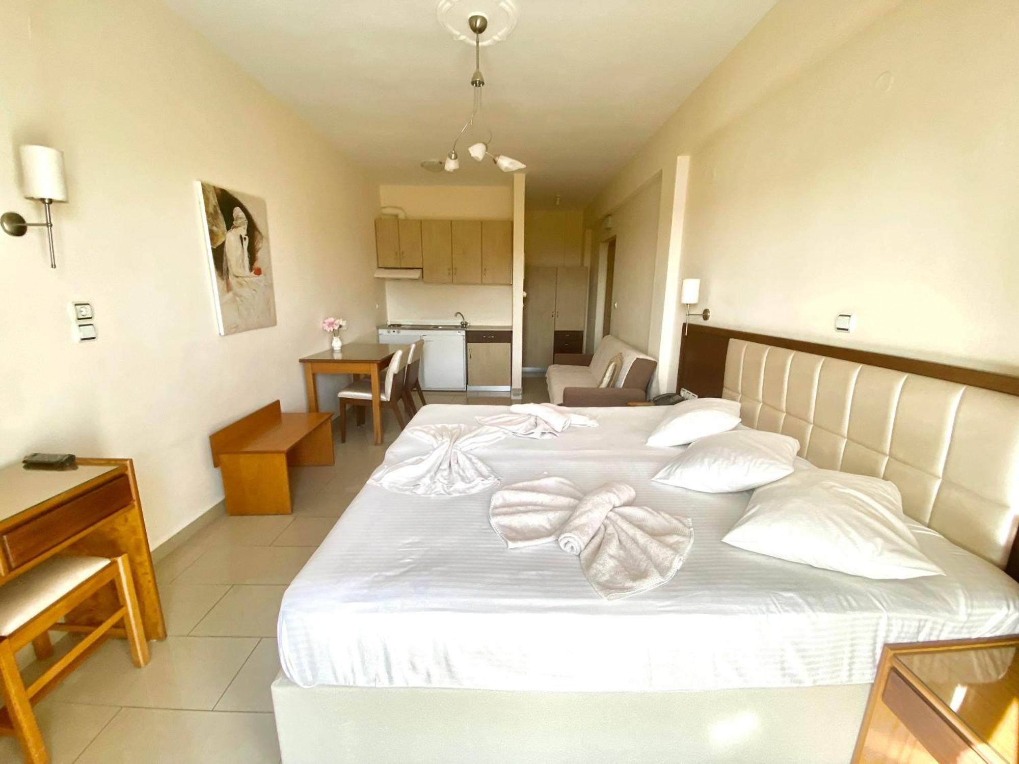 Studio with Sea View (2 Adults)
