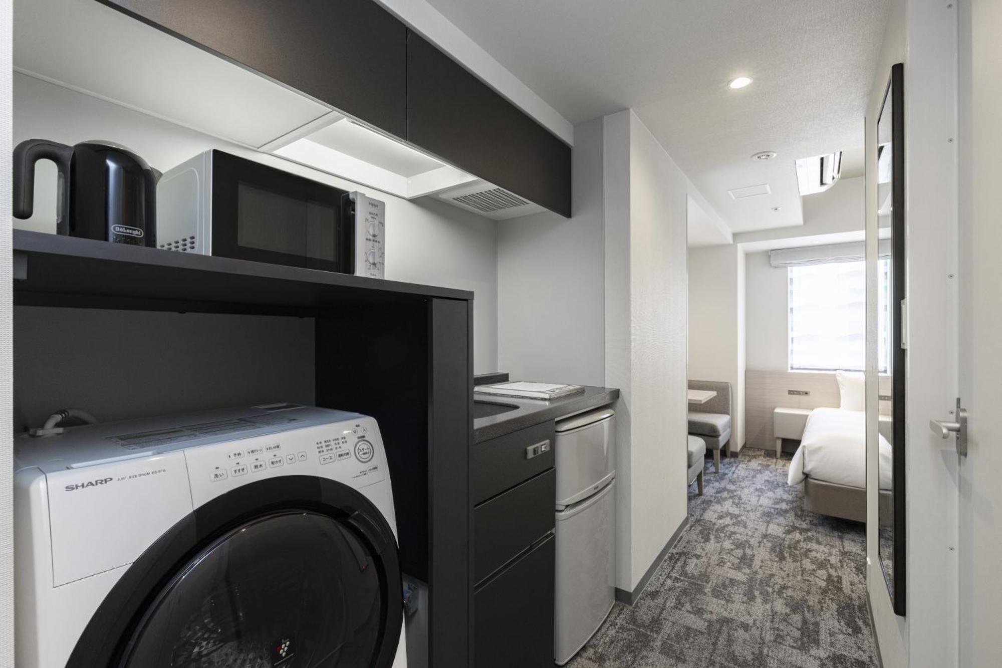Residential Double Room Queen Bed room Washer-Dryer 1-2Adult