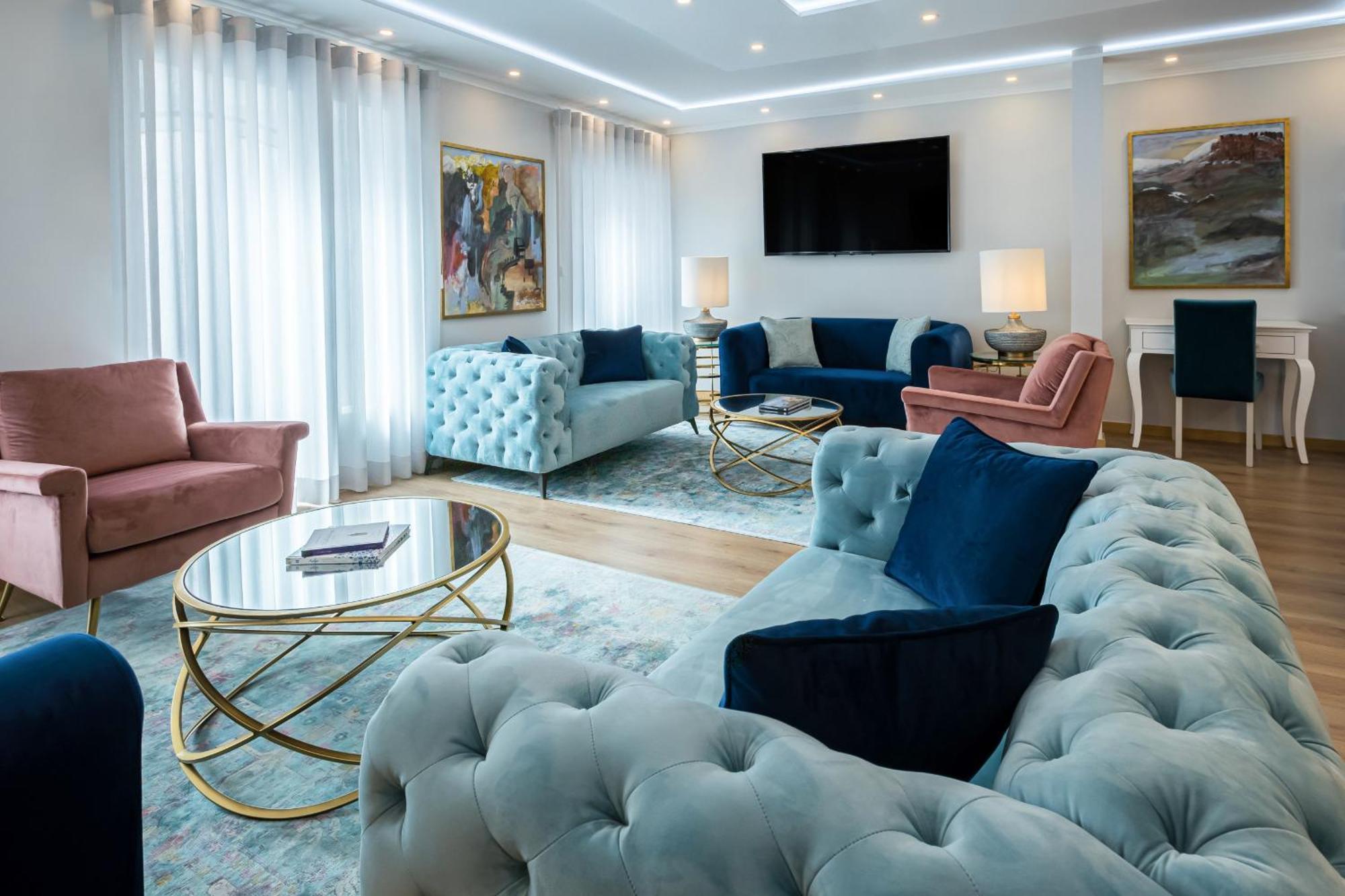 Deluxe King Room