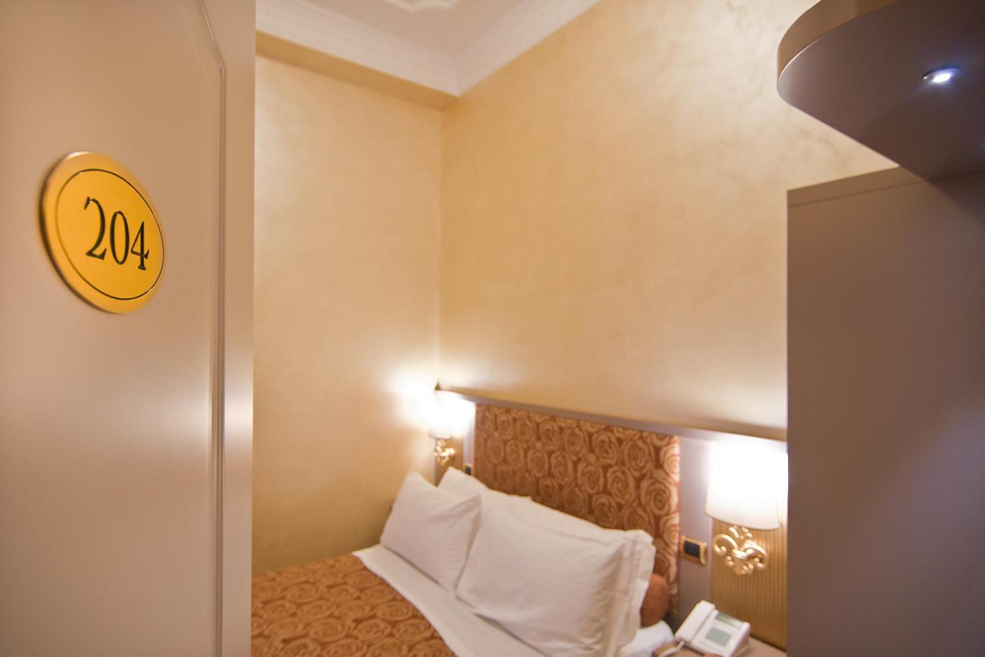 Small Double Room,1588051792:JPEG