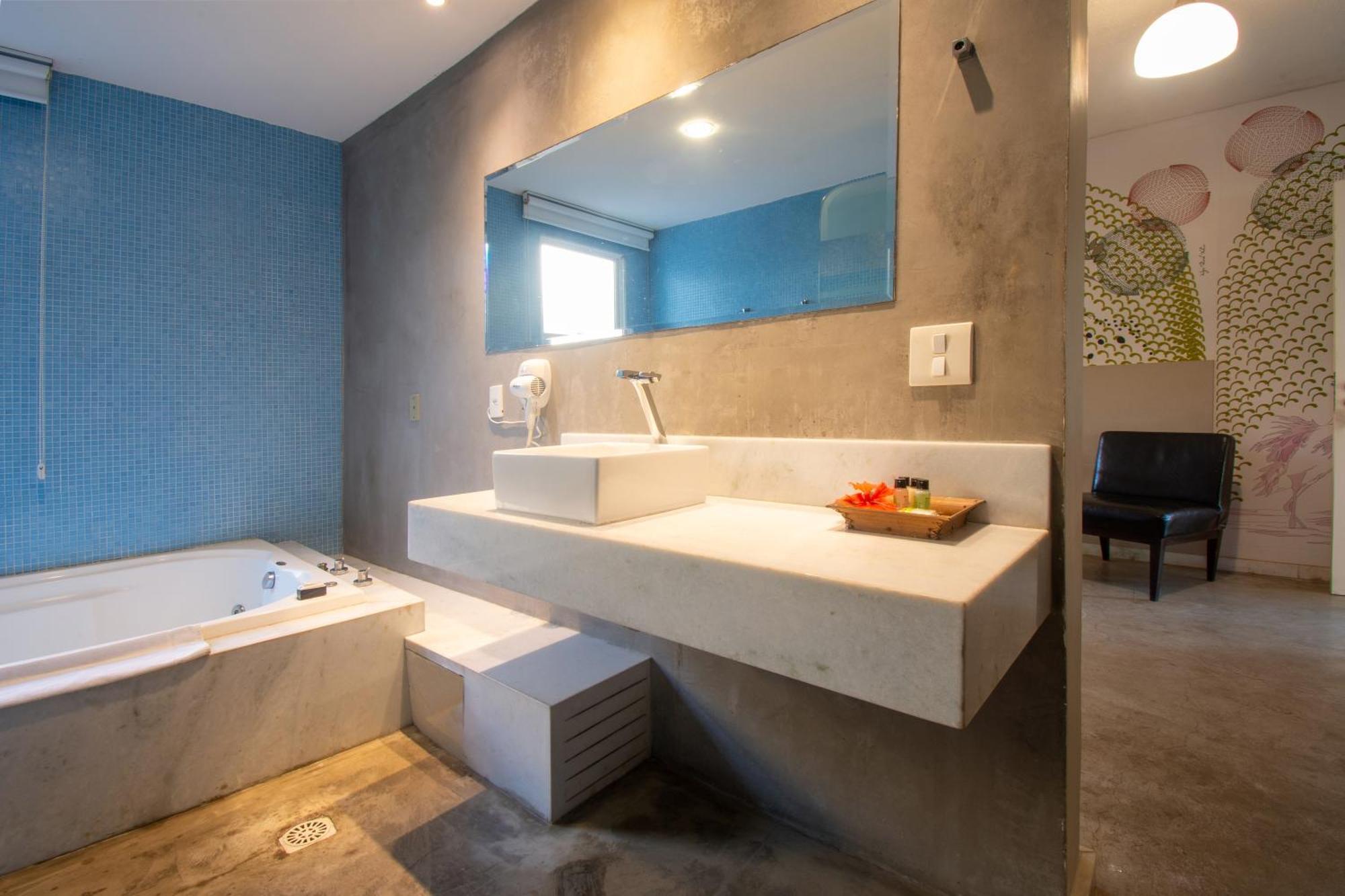 Deluxe Double Room Bath