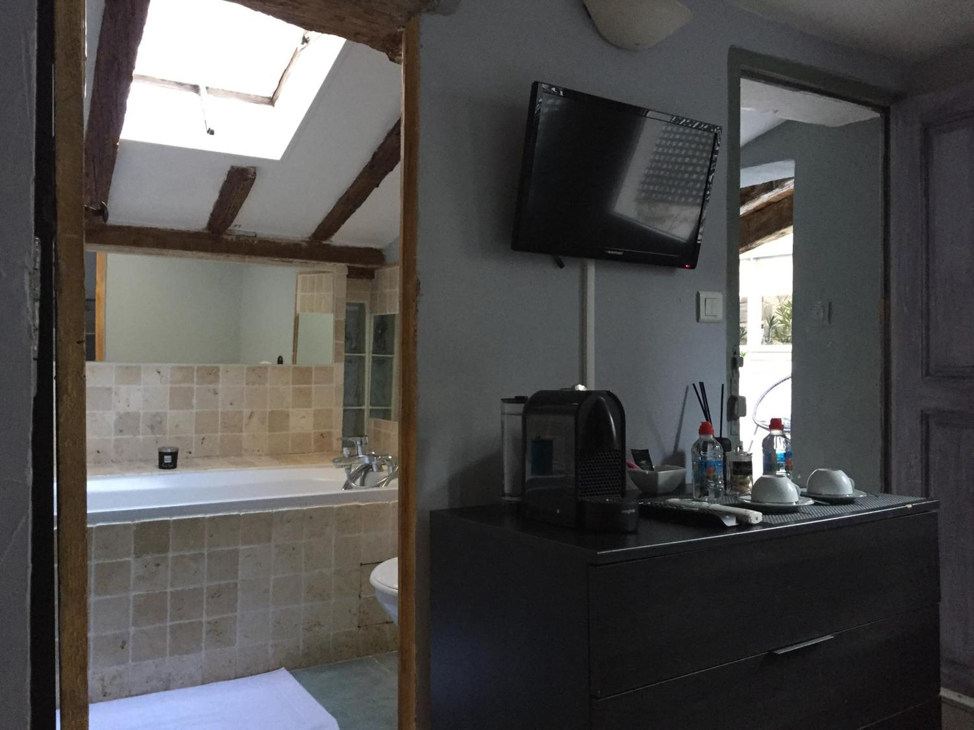 Double Room Private Bathroom