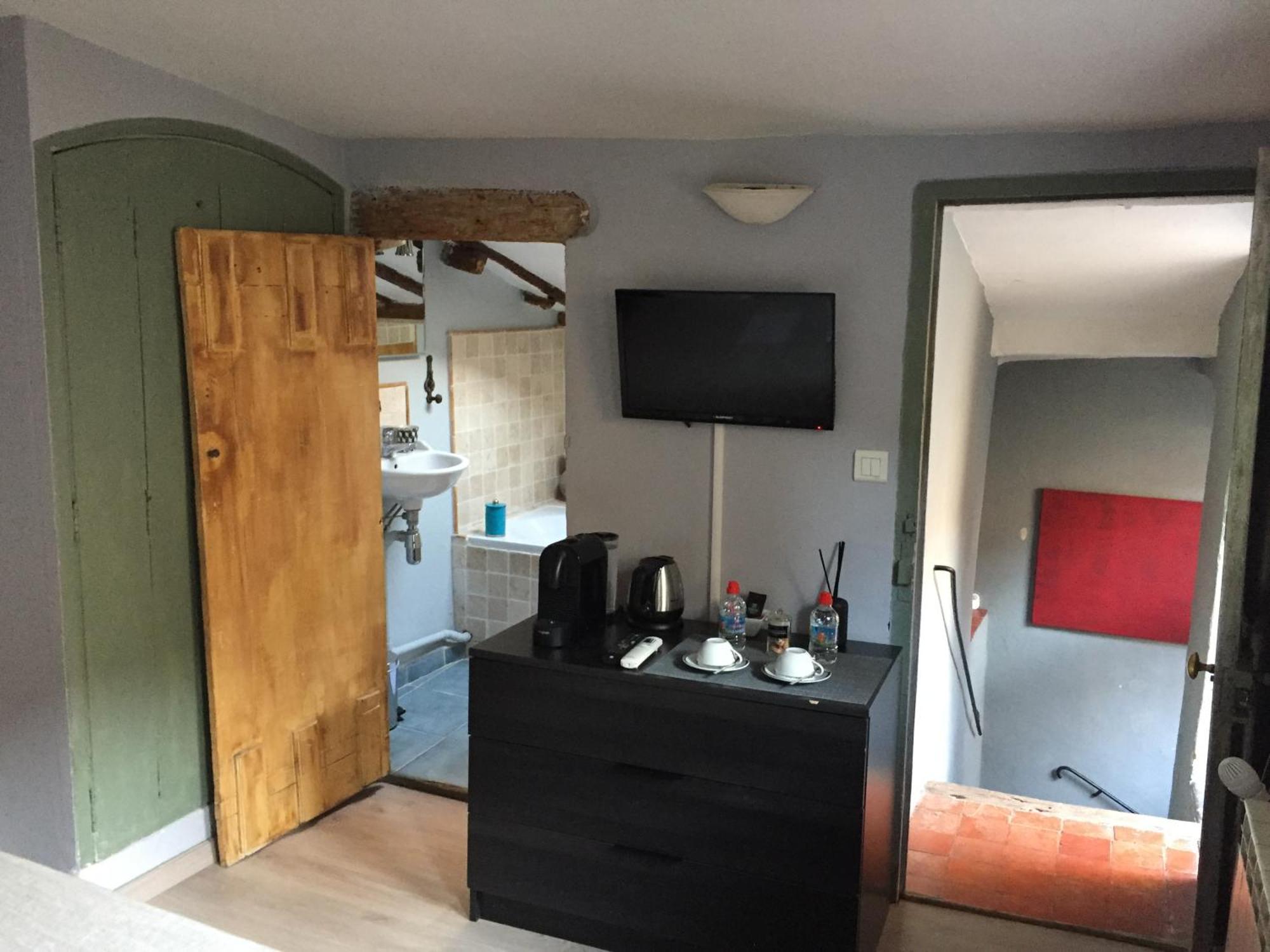 Double Room Private Bathroom