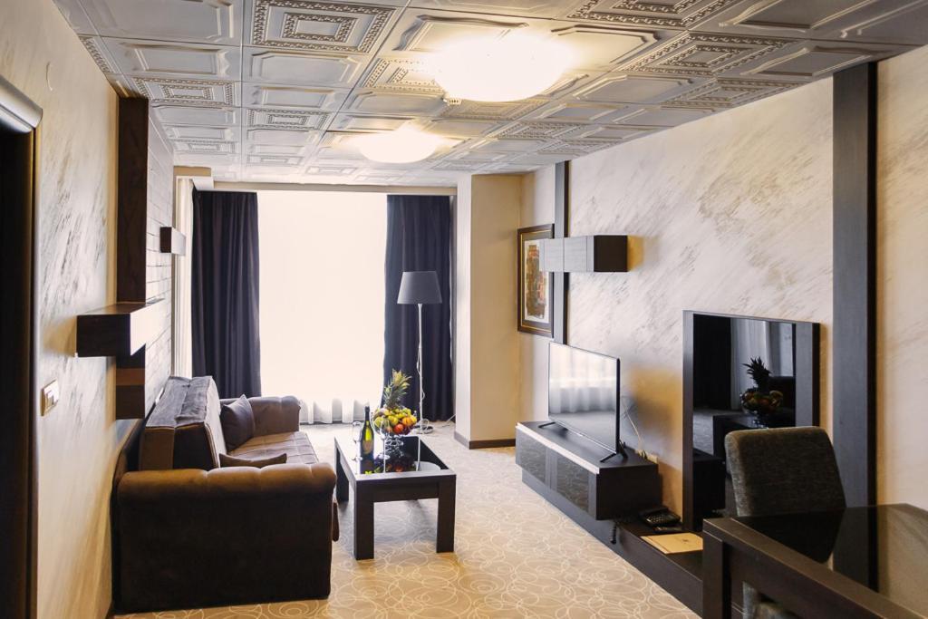 One-Bedroom Suite