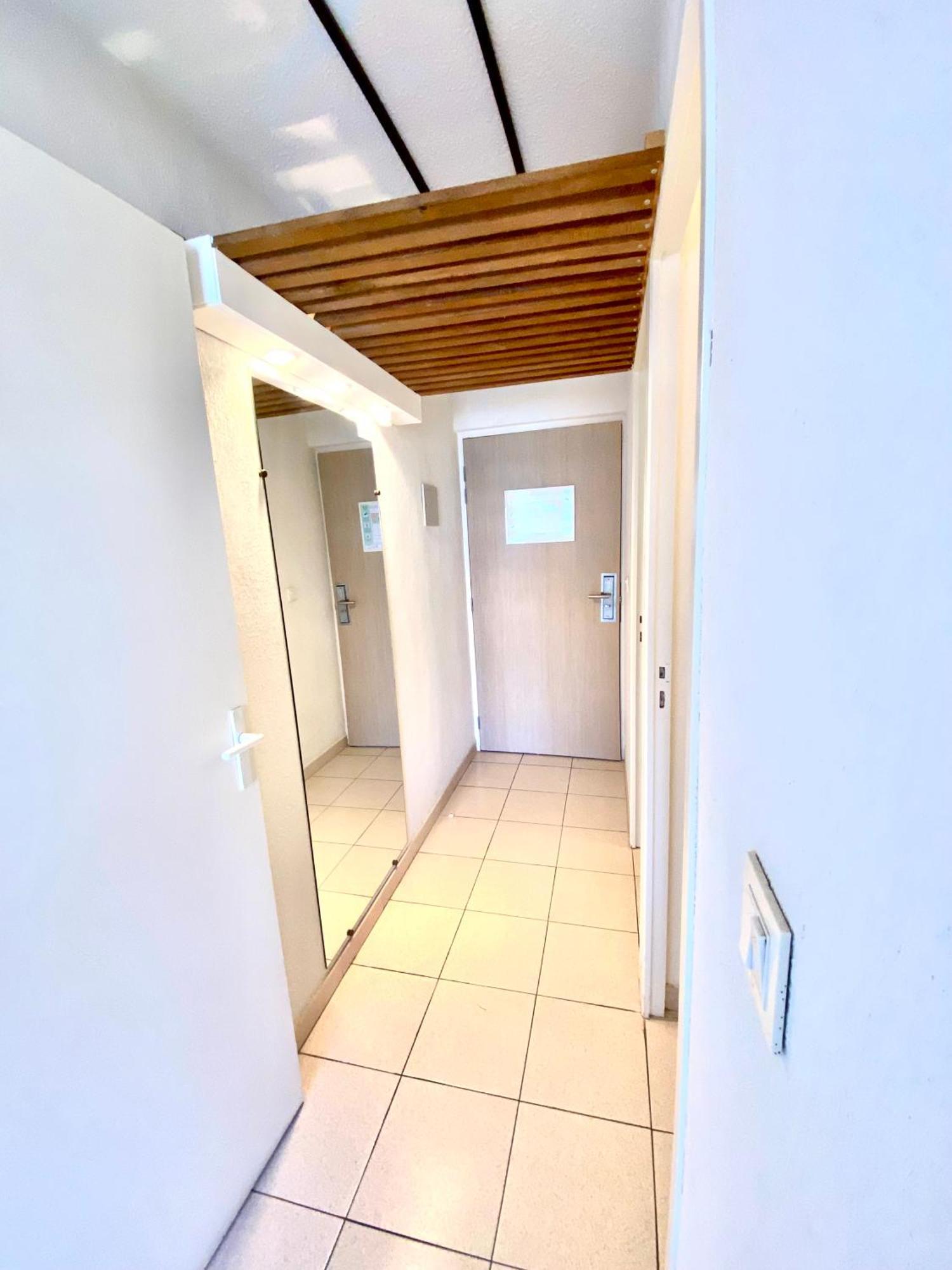 Classic double room (king-size Bed or twins) with balcony and street view