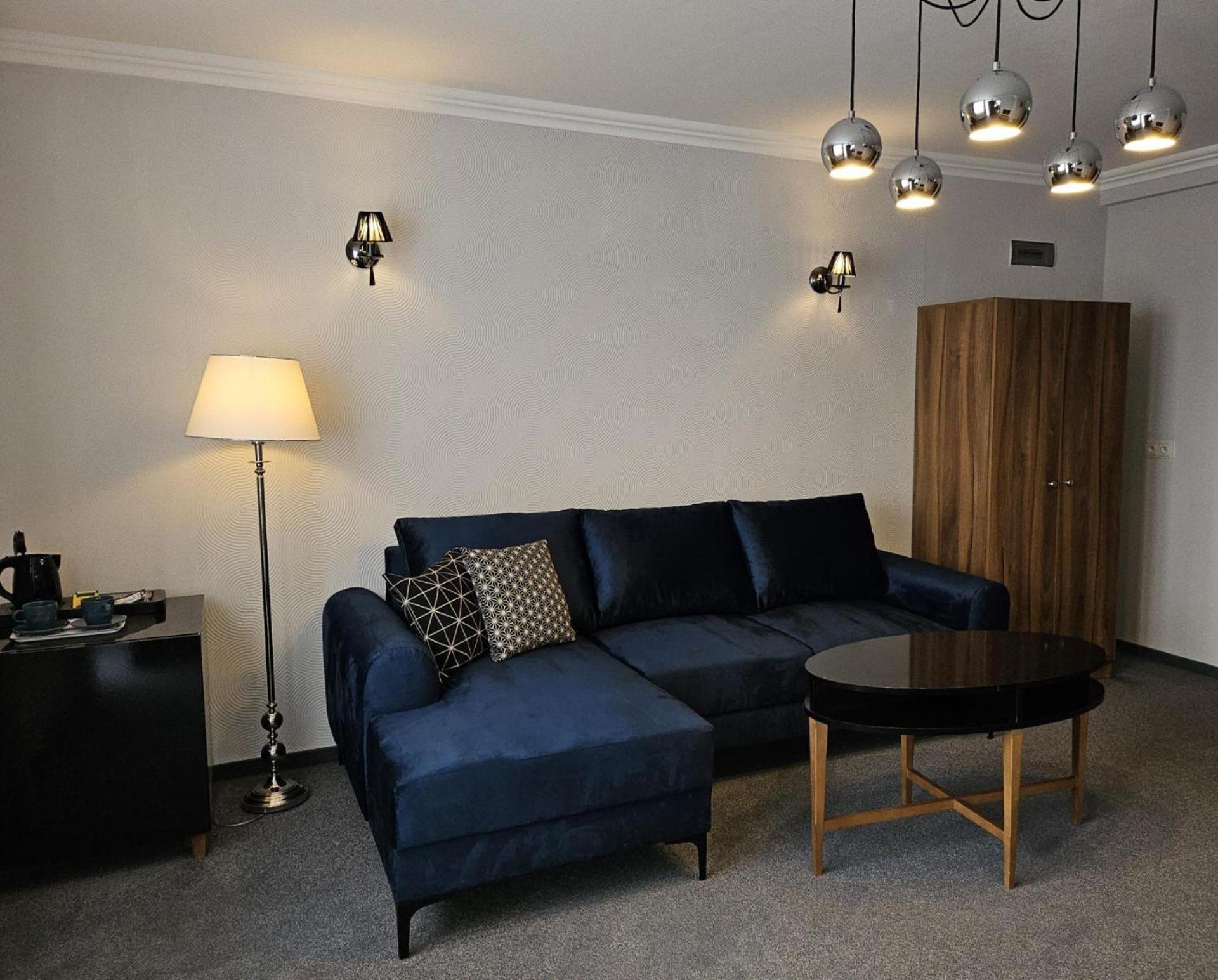 Suite Apartment,1592066982:JPEG