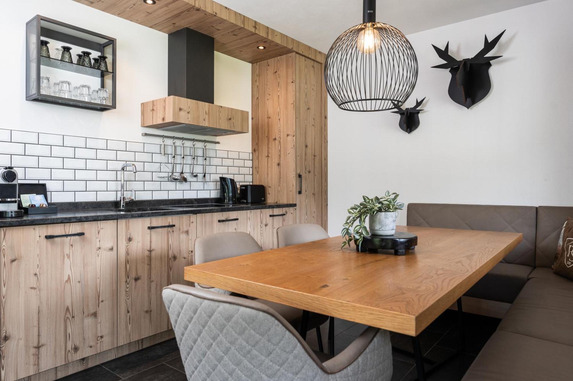 One-Bedroom Suite Mountain View