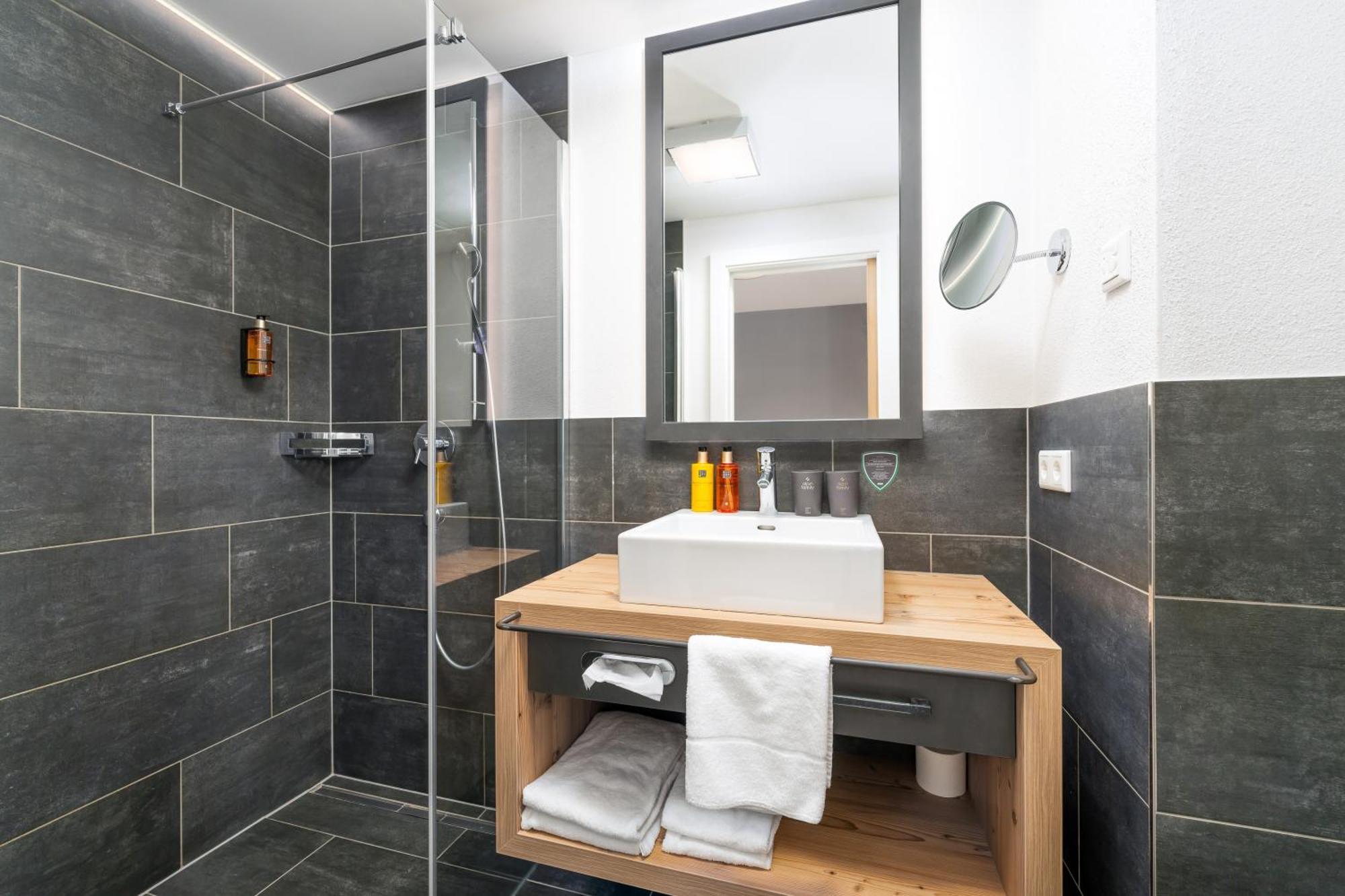 One-Bedroom Suite Mountain View
