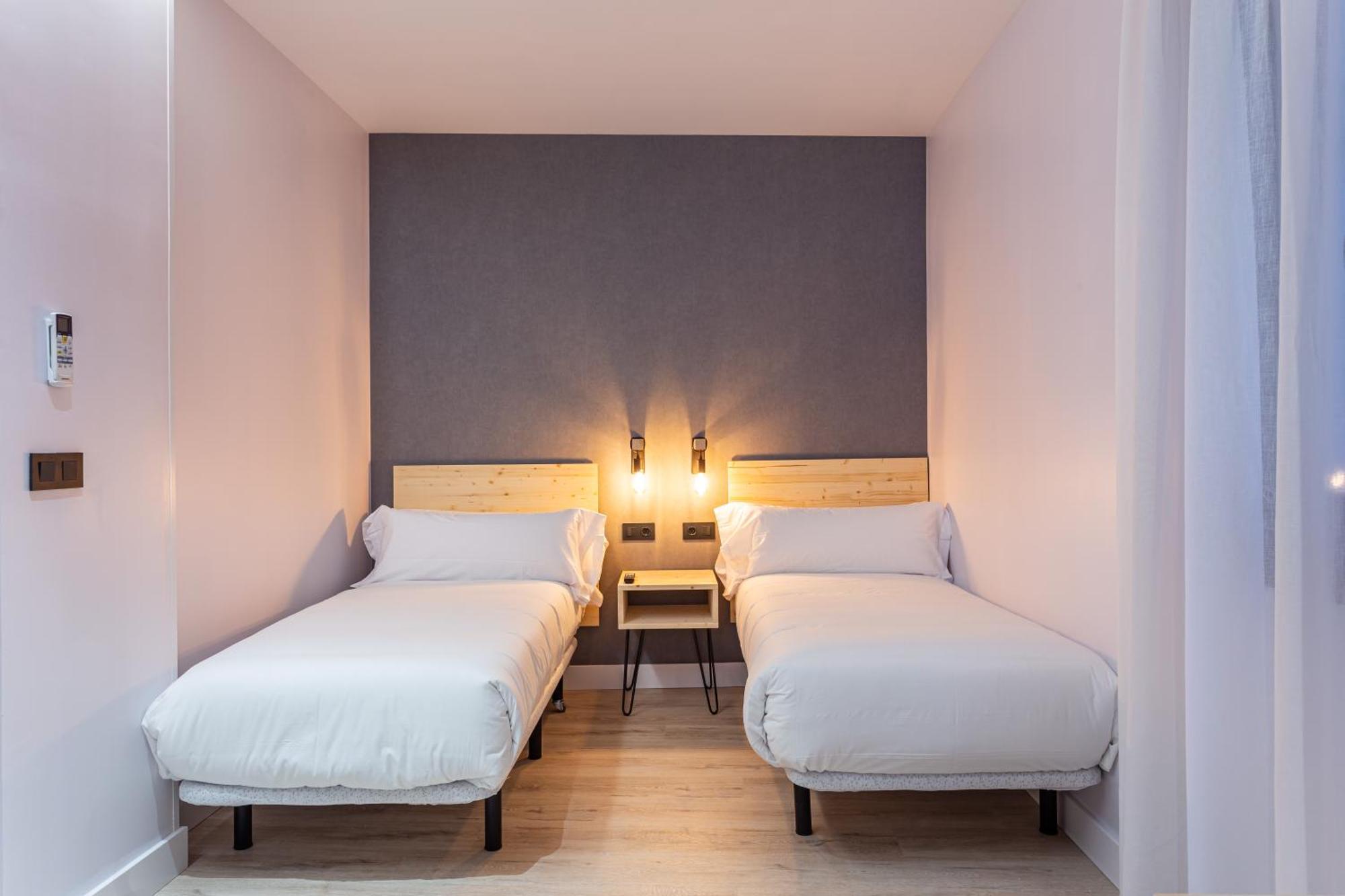 Standard Twin Room,1599662148:JPEG