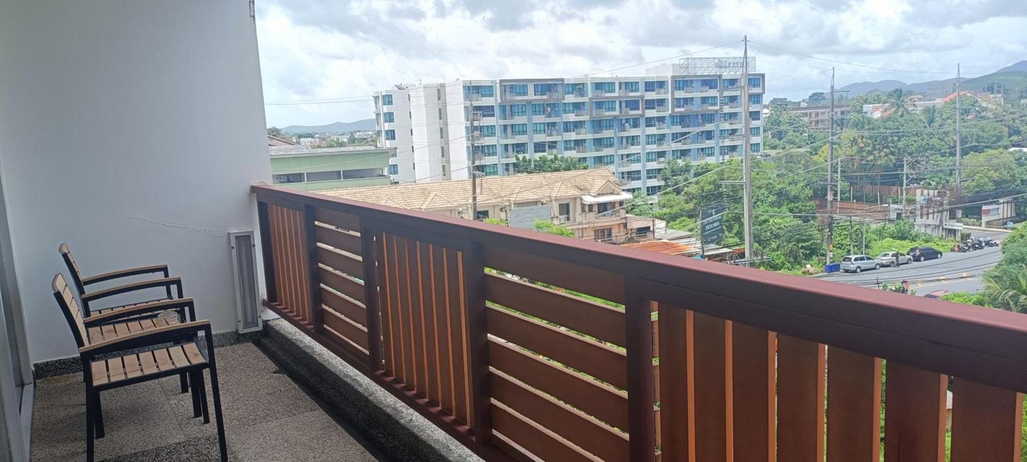 Junior Suite King Balcony