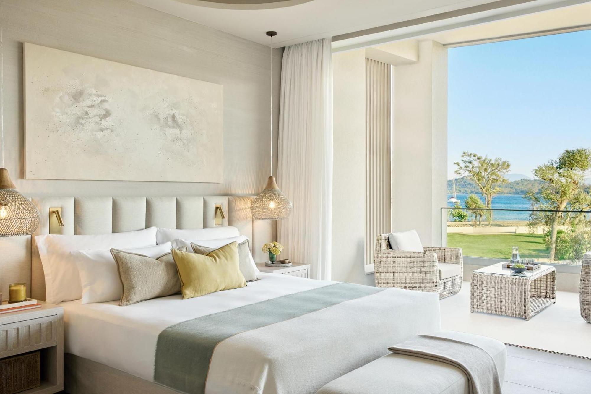 Deluxe One Bedroom Suite Grand Balcony Sea View