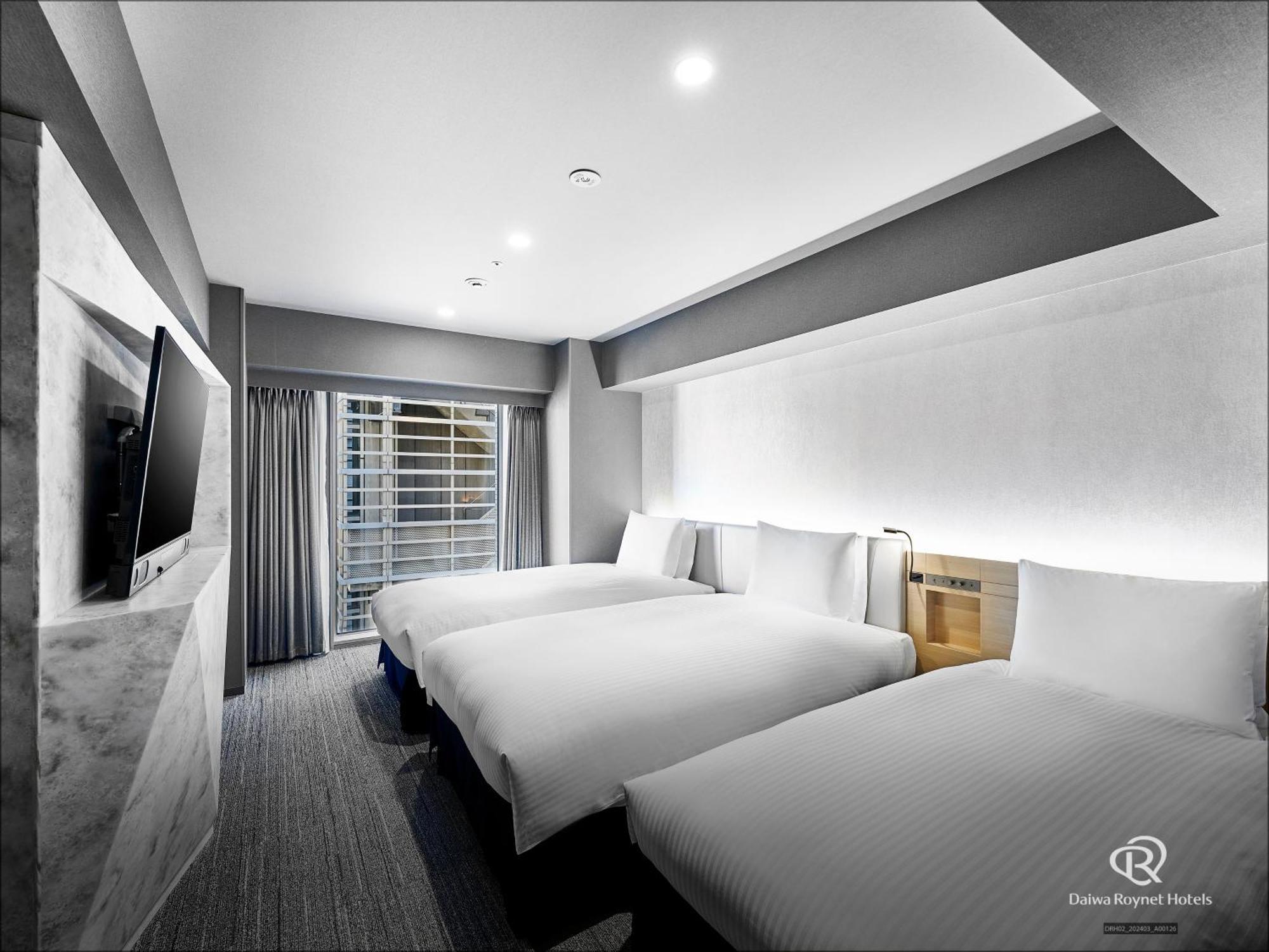Junior Suite Non-Smoking Simmons Bed